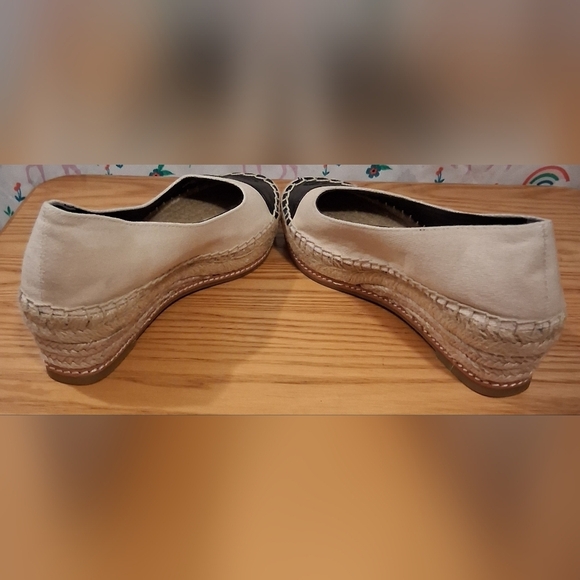 EUC Tory Burch Black Leather & Beige Canvas Casual Boho Wedge Heel Shoe SZ 6M - Picture 4 of 9